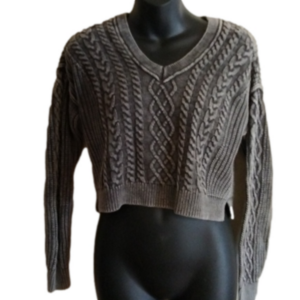 Aeropostale cropped grey/faded black sweater. Size small. So cute for School.